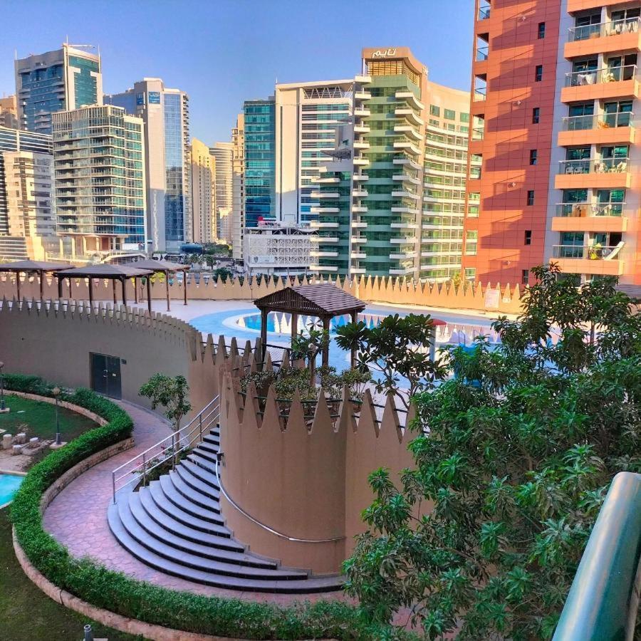 Nomad Partition Room In Barsha Heights 3 Mins To Icm Metro Дубай Екстериор снимка