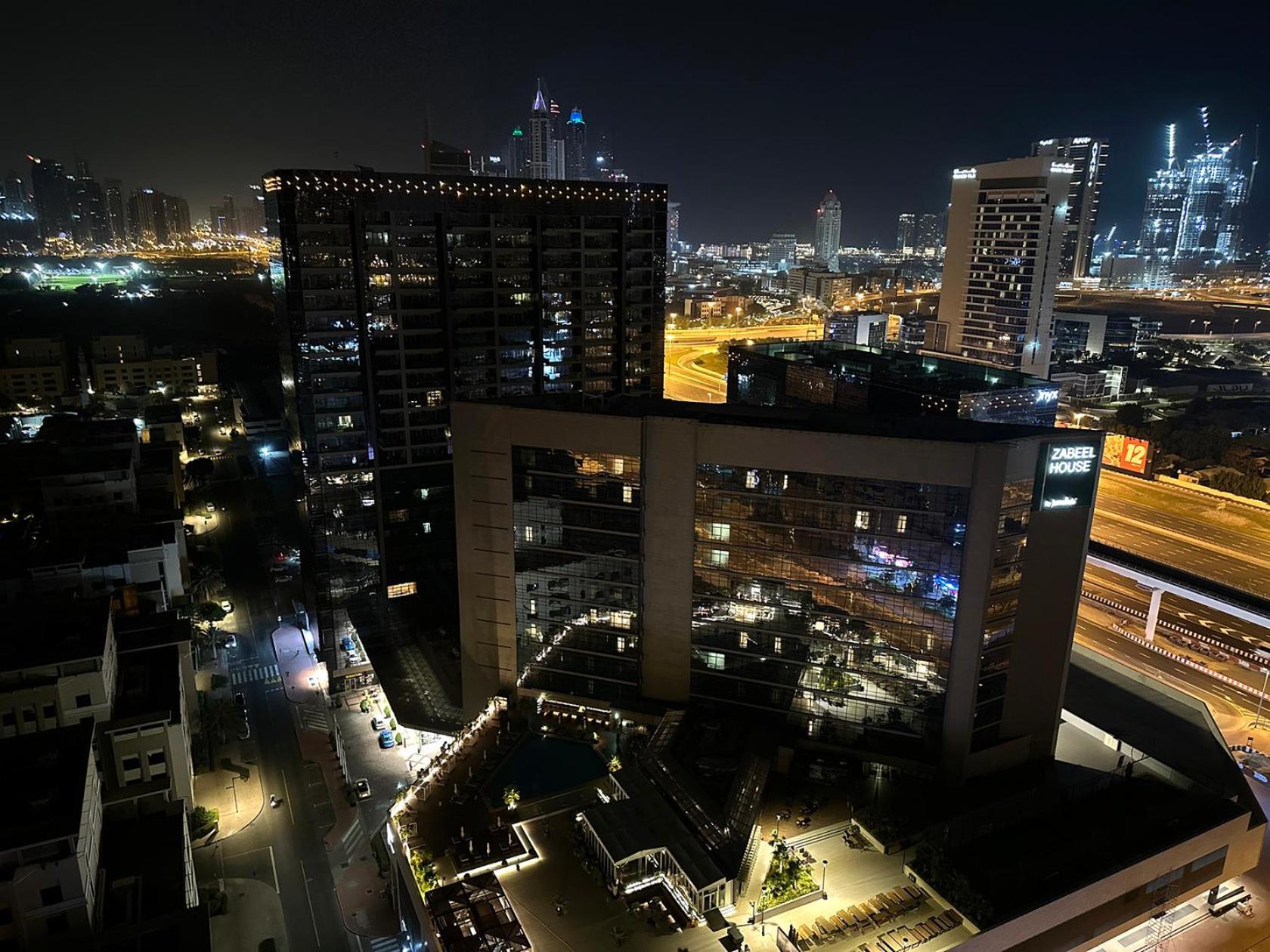Nomad Partition Room In Barsha Heights 3 Mins To Icm Metro Дубай Екстериор снимка